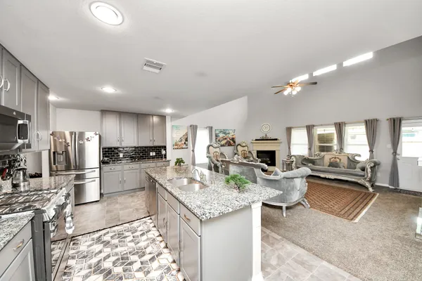 $3,100 | 2918 Silverhorn Lane, Rosenberg, TX 77471
