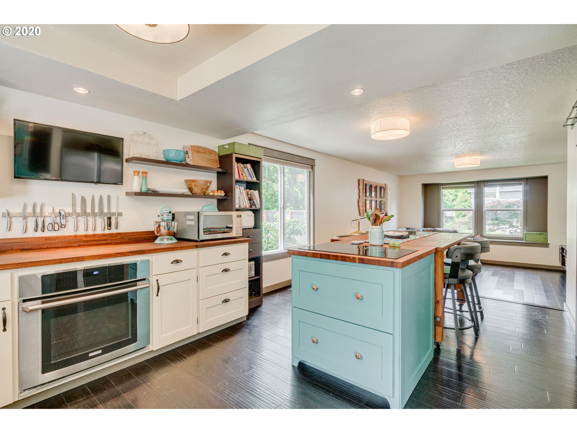 6532 Southwest Locust Street Portland, OR 97223 - Photo 12 of 32 Gallery Image 12