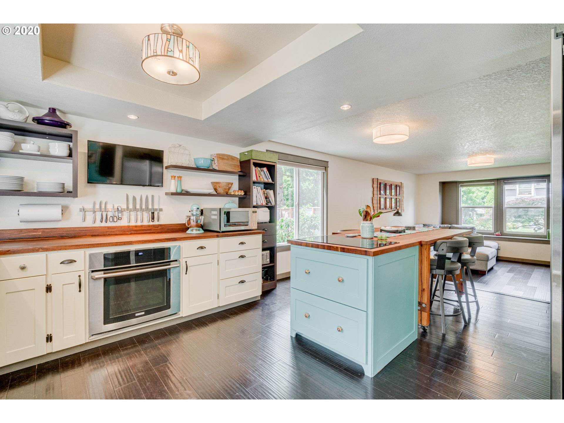 6532 Southwest Locust Street Portland, OR 97223 - Photo 13 of 32 Gallery Image 13