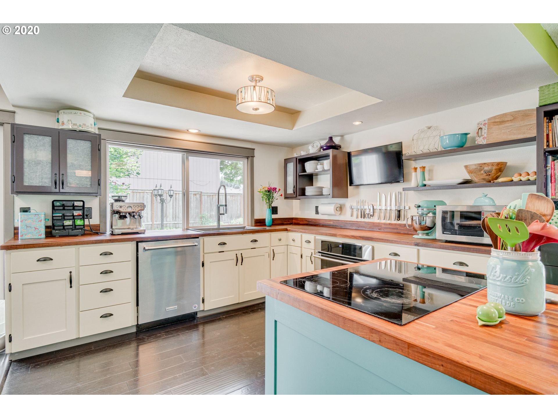 6532 Southwest Locust Street Portland, OR 97223 - Photo 15 of 32 Gallery Image 15