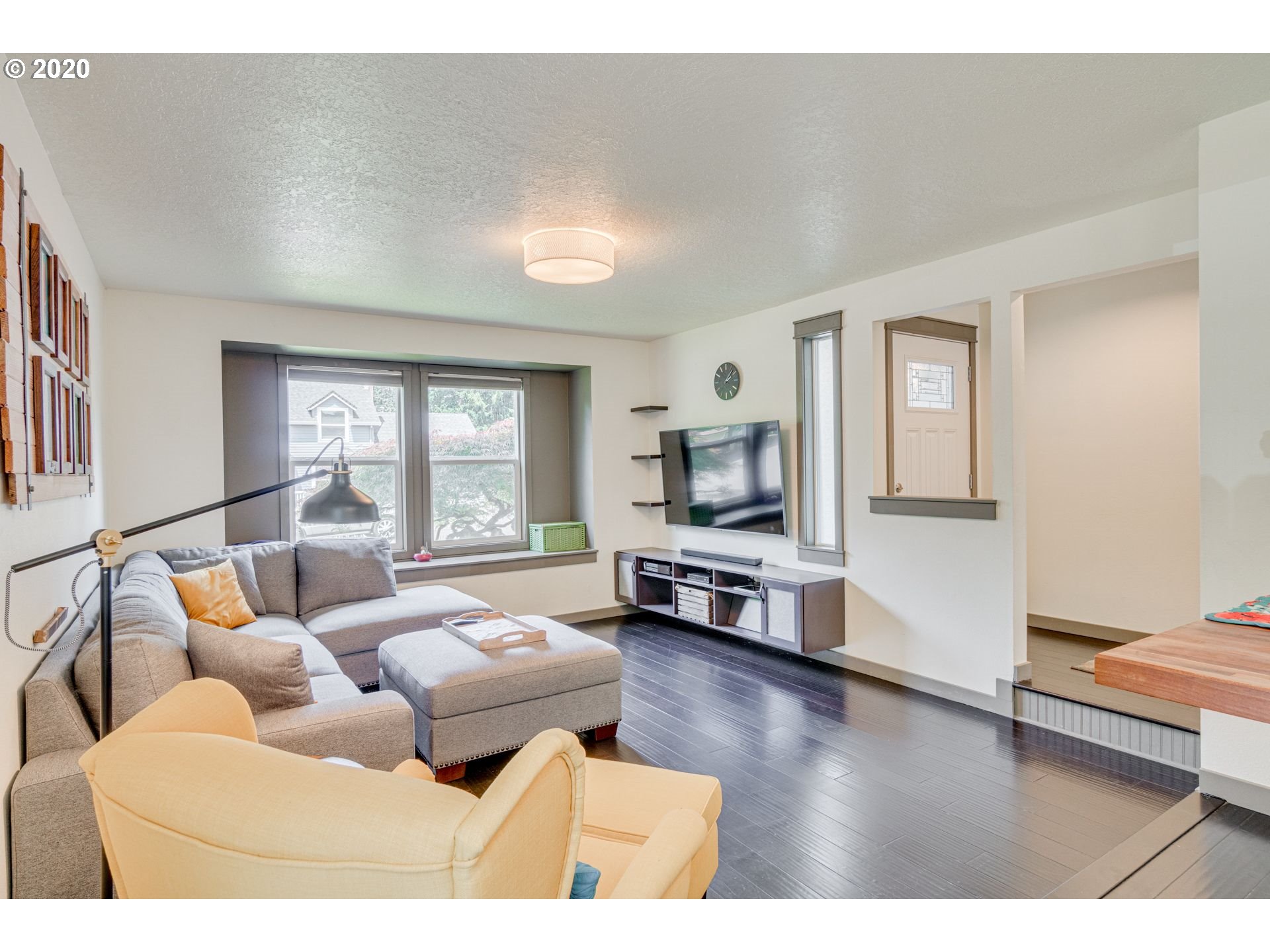 6532 Southwest Locust Street Portland, OR 97223 - Photo 7 of 32 Gallery Image 7