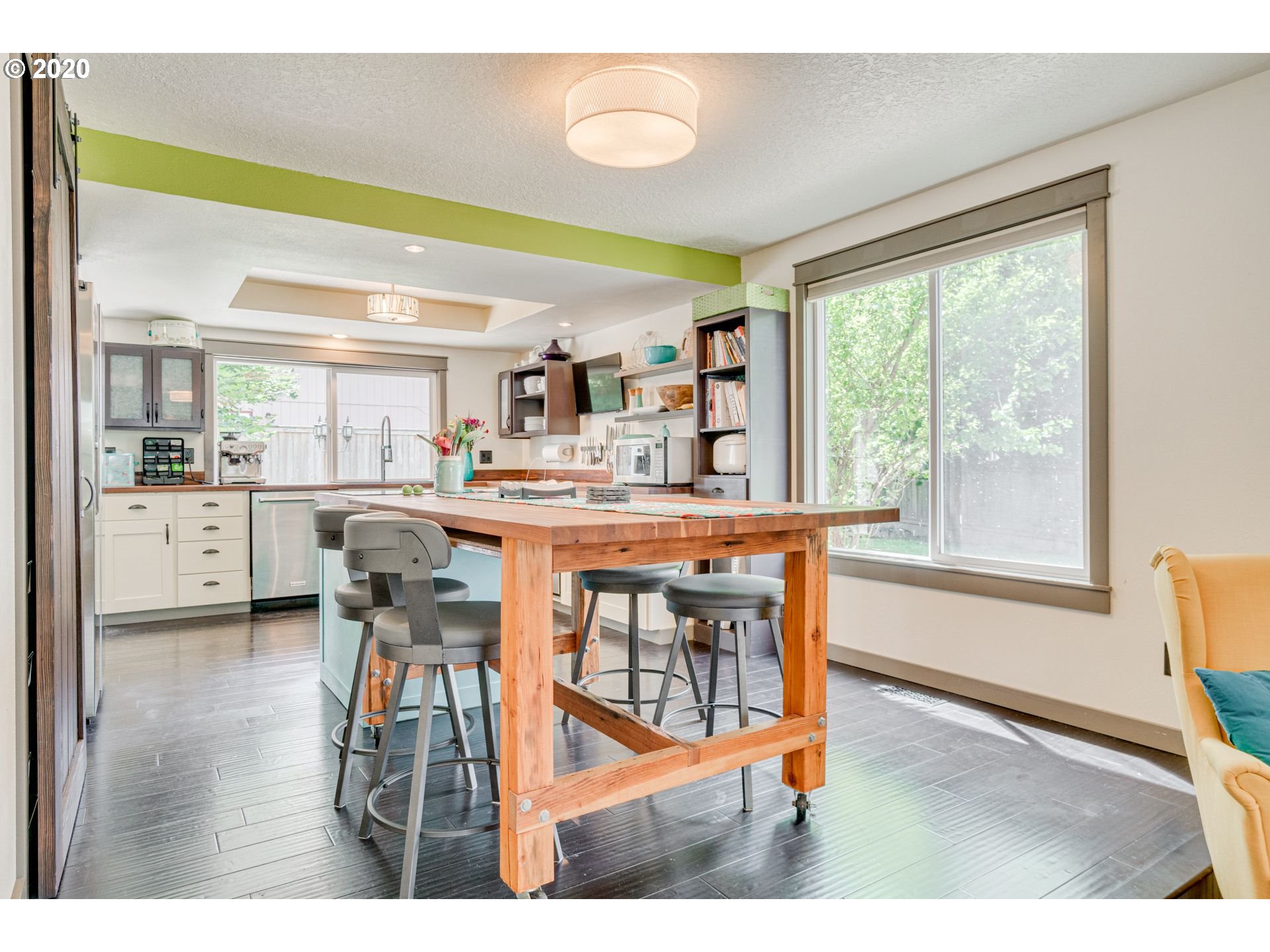 6532 Southwest Locust Street Portland, OR 97223 - Photo 10 of 32 Gallery Image 10
