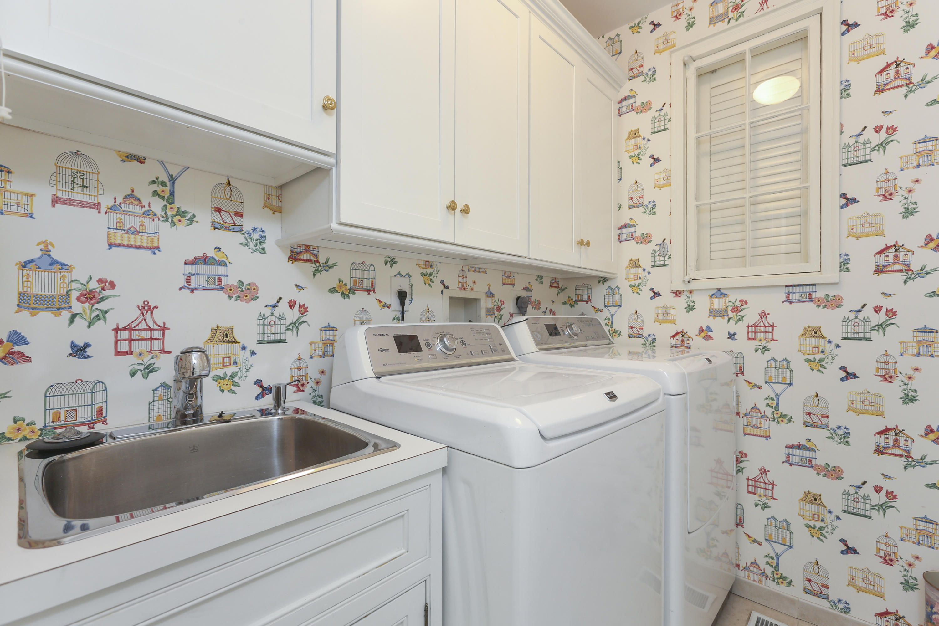 10 Deepwood Road Darien, CT 06820 - Photo 19 of 38 a bathroom with a sink and a bathtub