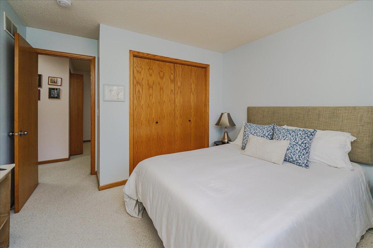 2775 Ranchview Lane North, Unit 4 Plymouth, MN 55447 - Photo 20 of 29