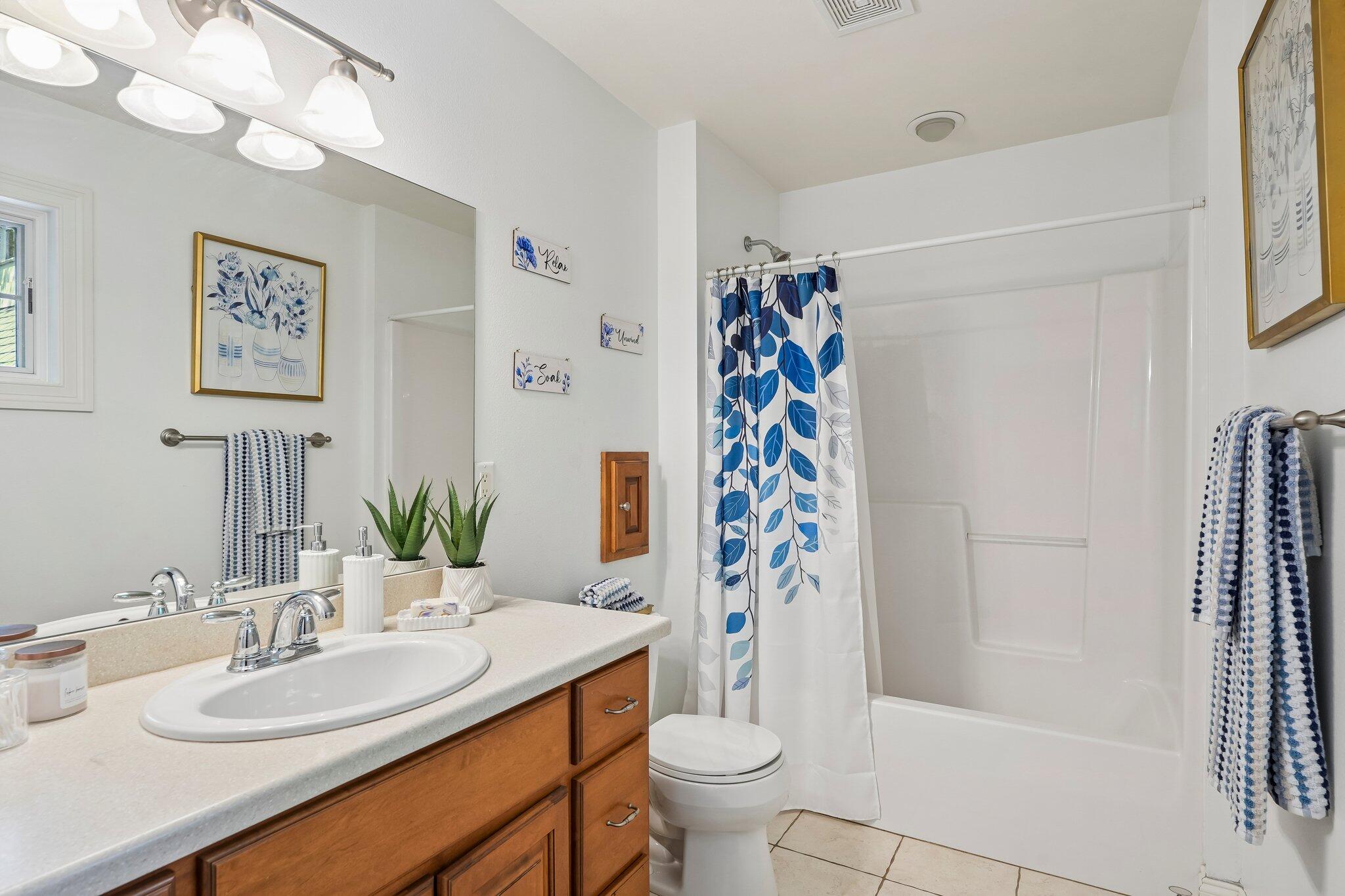 W343N6293 South Bayview Road Oconomowoc, WI 53066 - Photo 71 of 104 En suite full bath!