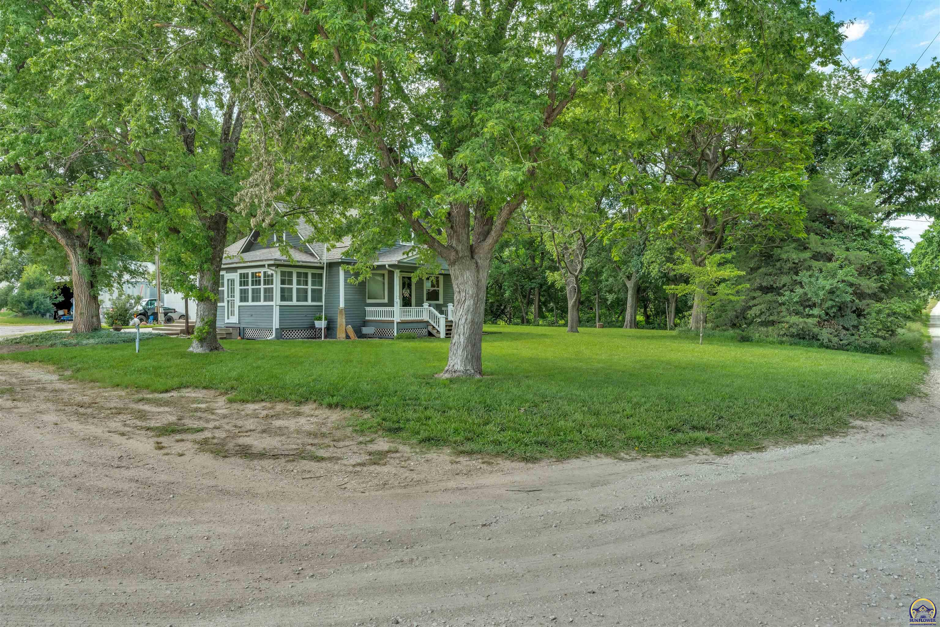 6521 Northwest Hall Road Rossville, KS 66533 - Photo 3 of 33