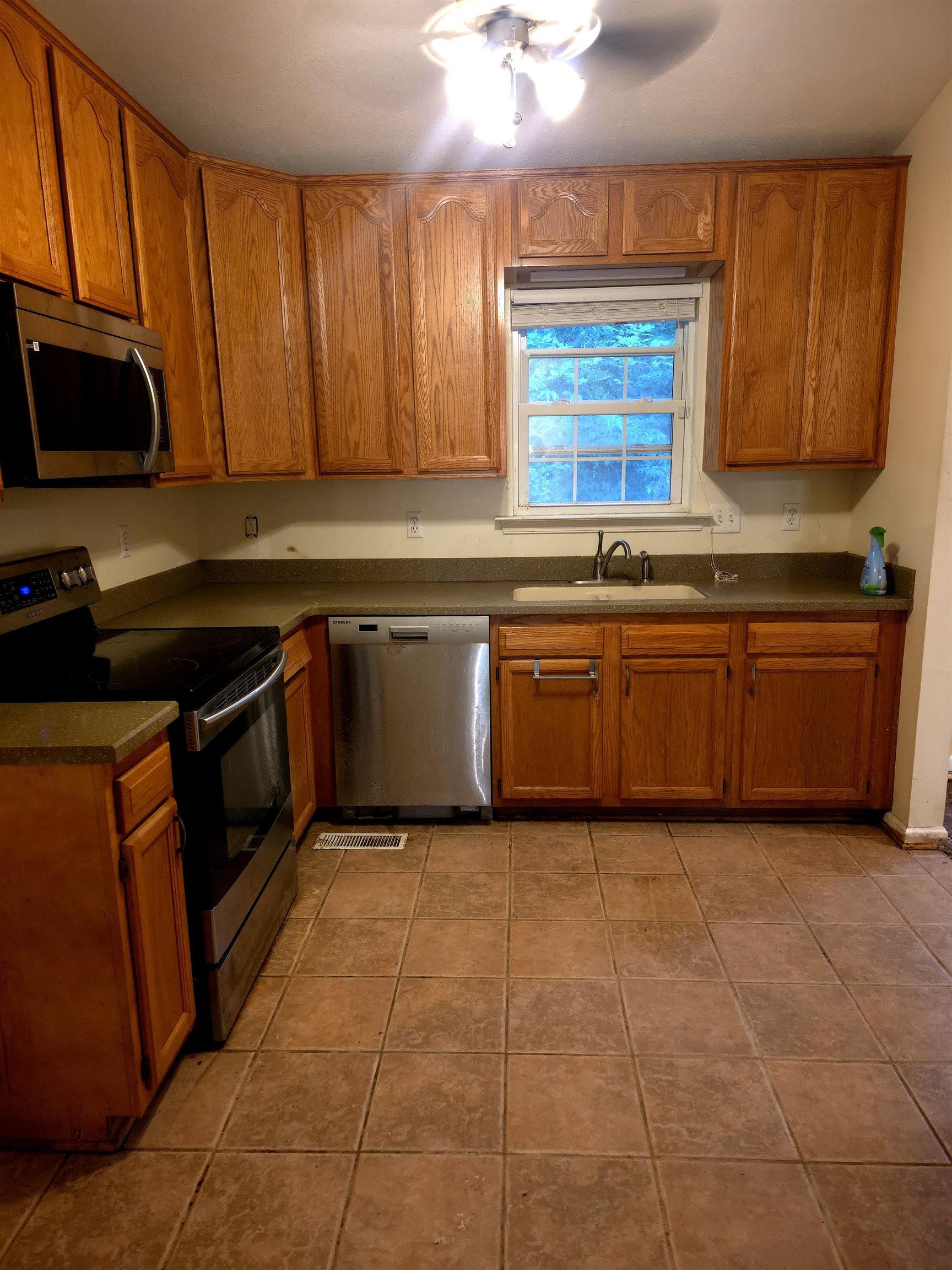 412 Devon Road, Unit B Staunton, VA 24401 - Photo 8 of 23