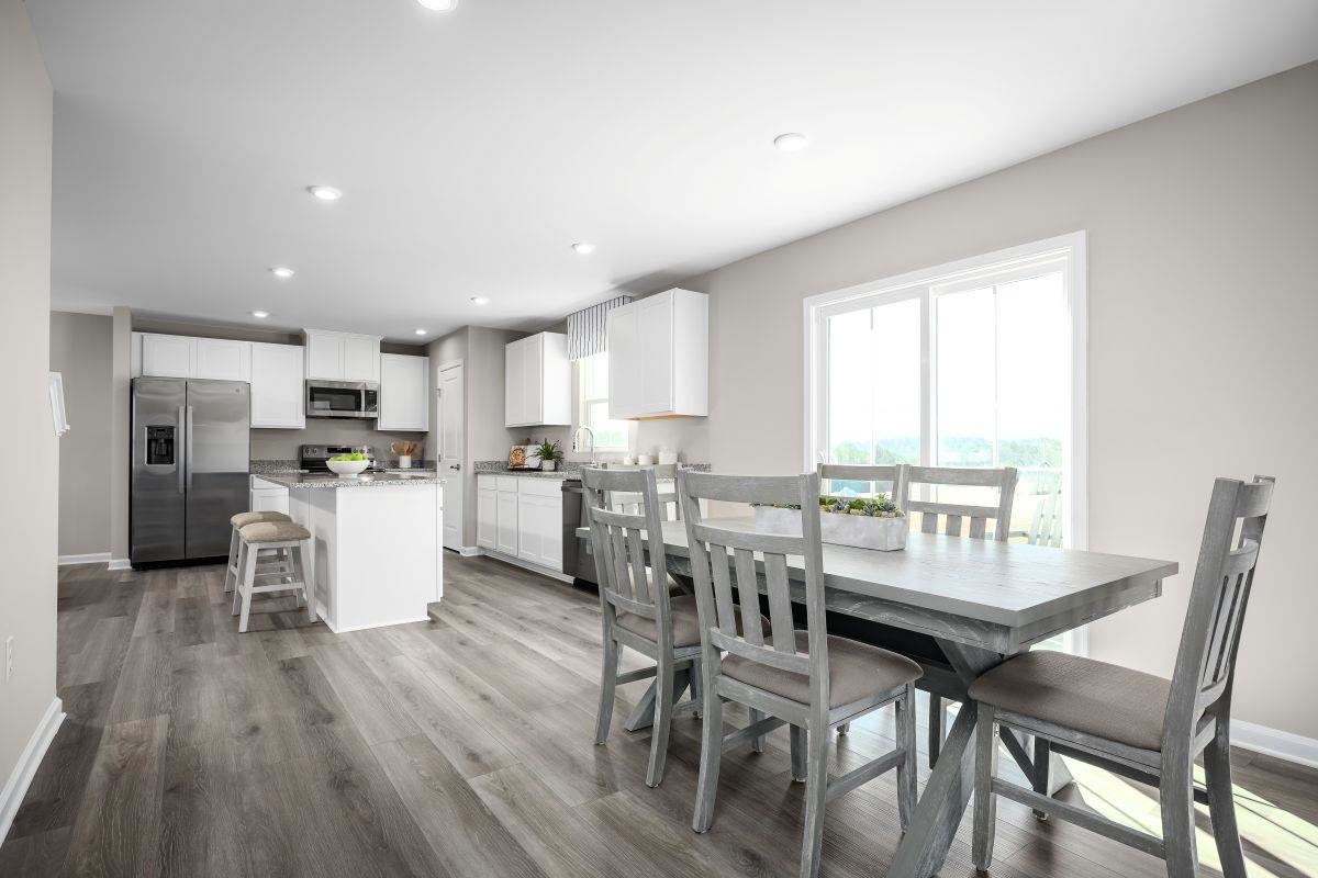 4 Vista Ridge Boulevard Staunton, VA 24401 - Photo 5 of 19 Dining/Kitchen