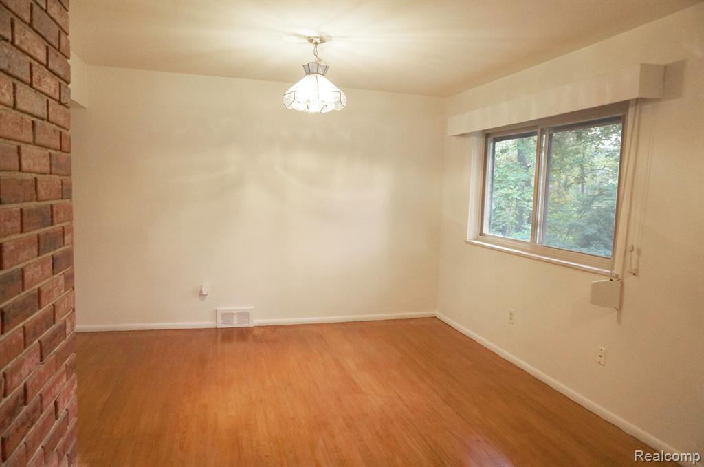2114 Needham Road Ann Arbor, MI 48104 - Photo 9 of 26