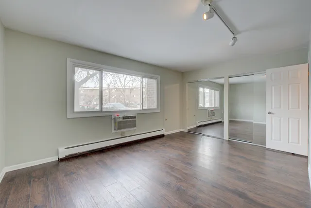 $2,000 | 10377 Dearlove Road, Unit 1A, Glenview, IL 60025