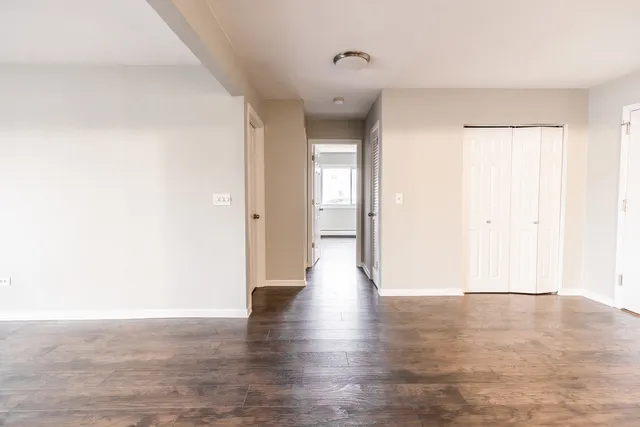 $2,000 | 10377 Dearlove Road, Unit 1A, Glenview, IL 60025