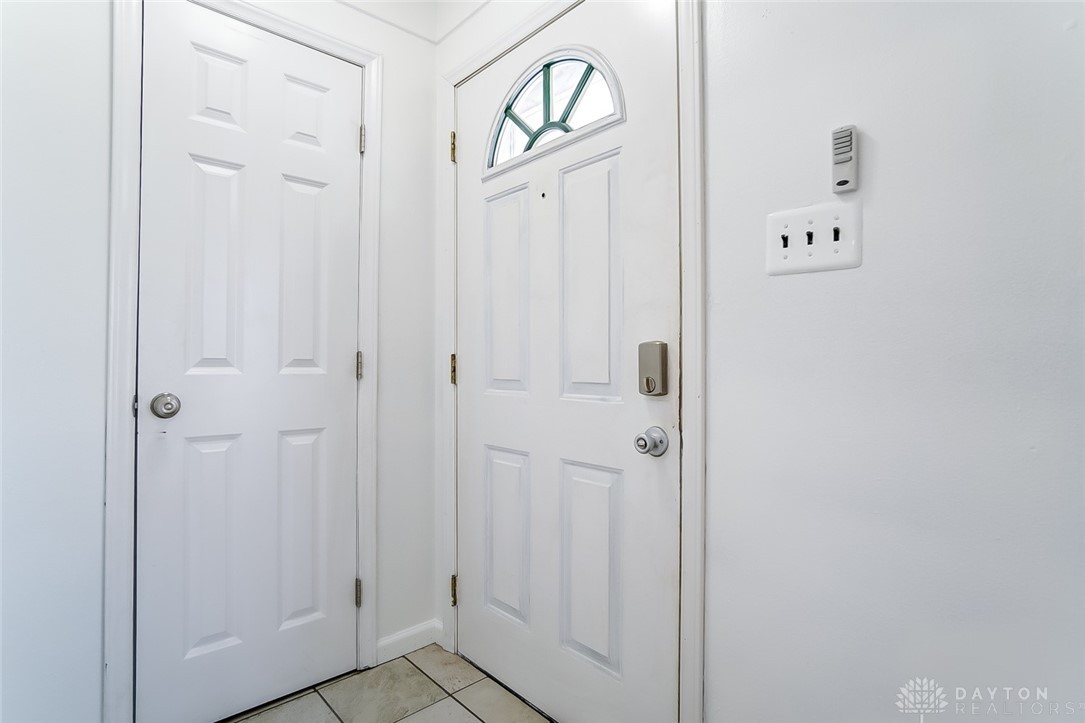 370 Spinning Road Riverside, OH 45431 - Photo 5 of 33