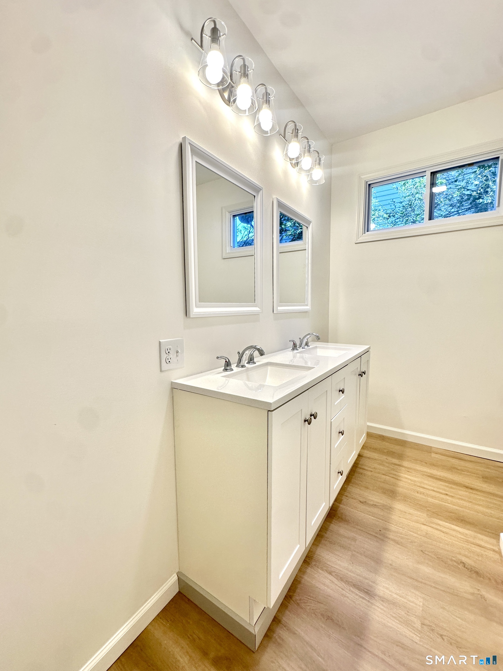 216 Minerva Street Derby, CT 06418 - Photo 4 of 10