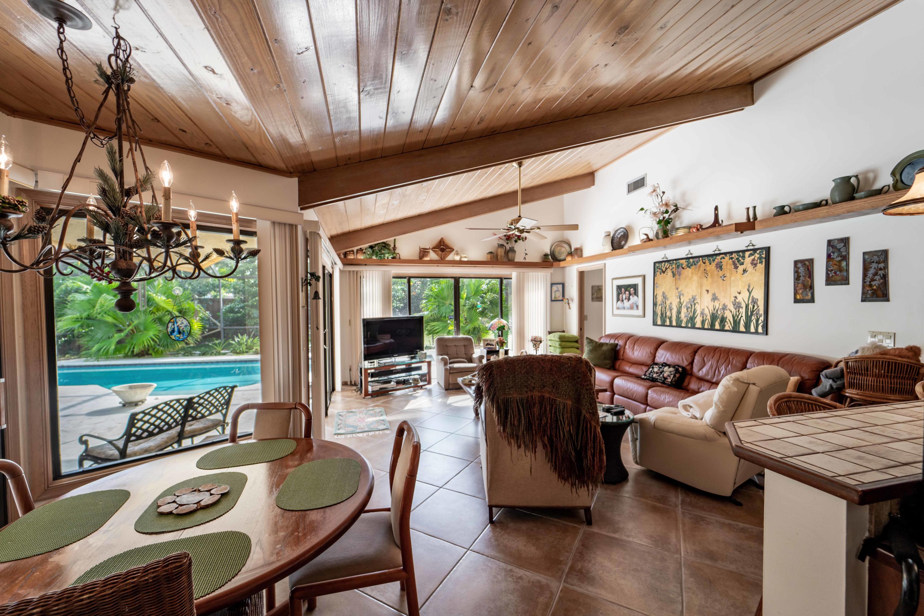 2898 Northwest 26th Street Boca Raton, FL 33434 - Photo 7 of 25 Dining/kitchen