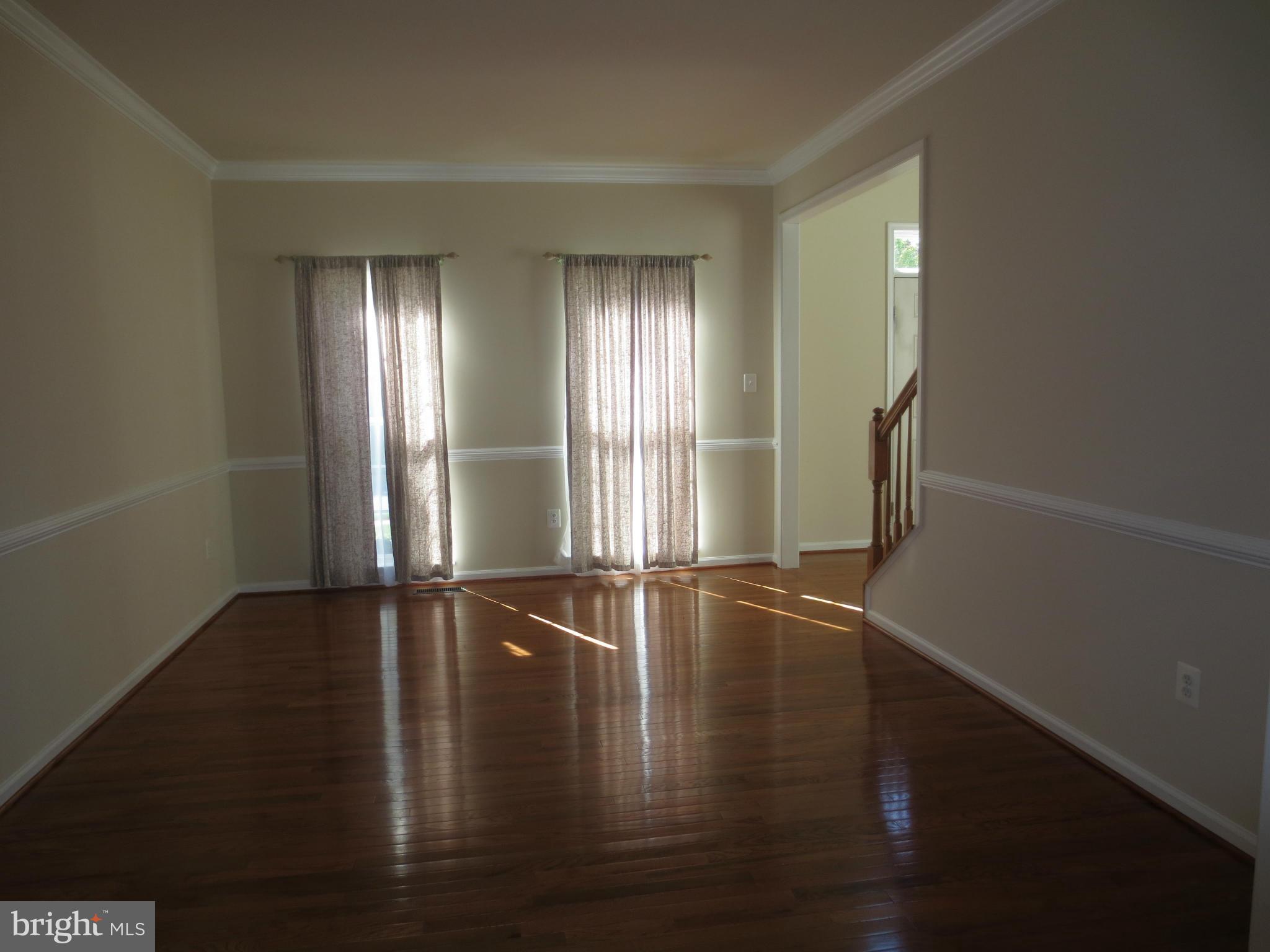 1805 Weybridge Road Frederick, MD 21702 - Photo 12 of 30 Living Room