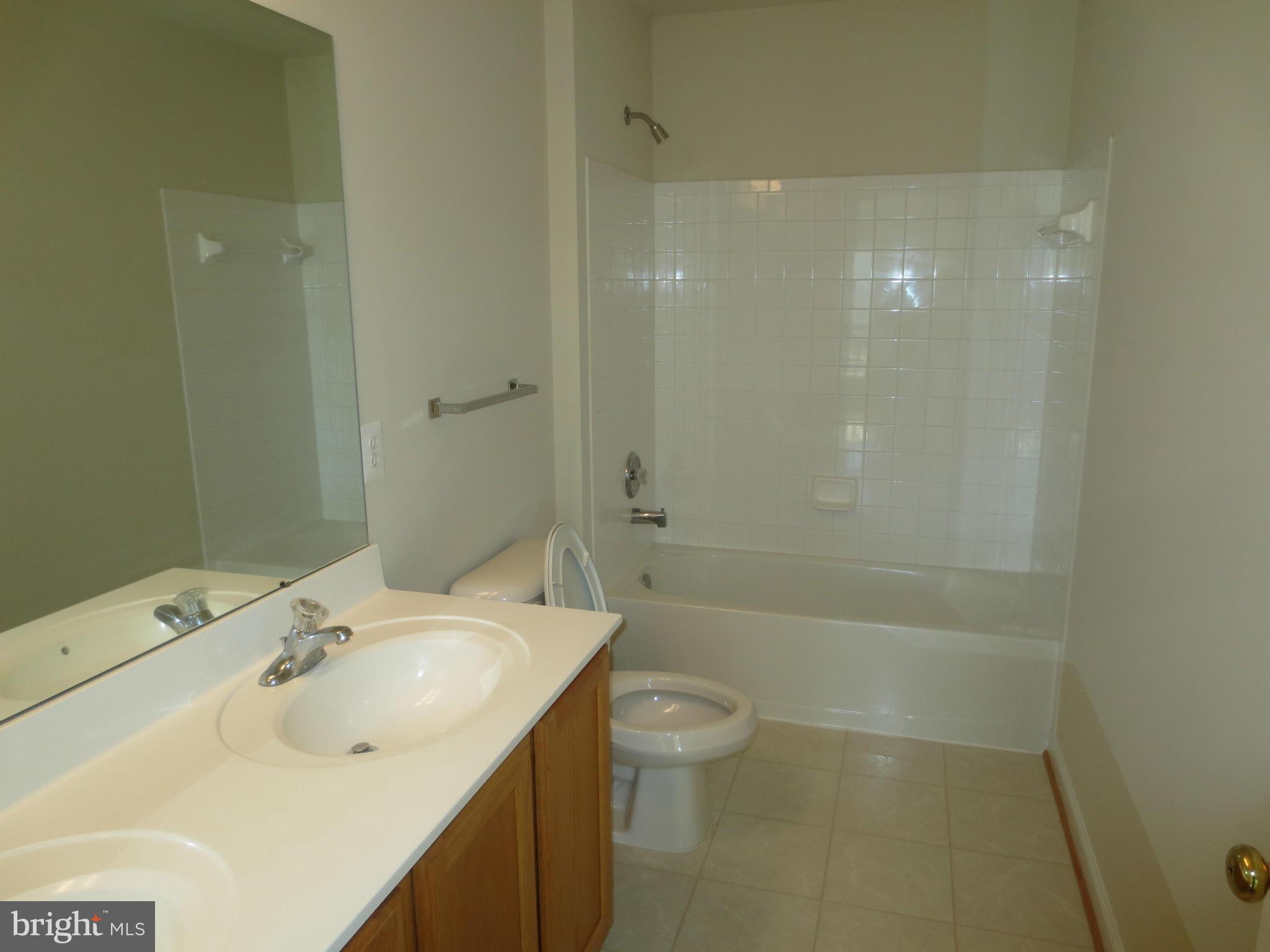 1805 Weybridge Road Frederick, MD 21702 - Photo 17 of 30 Bath