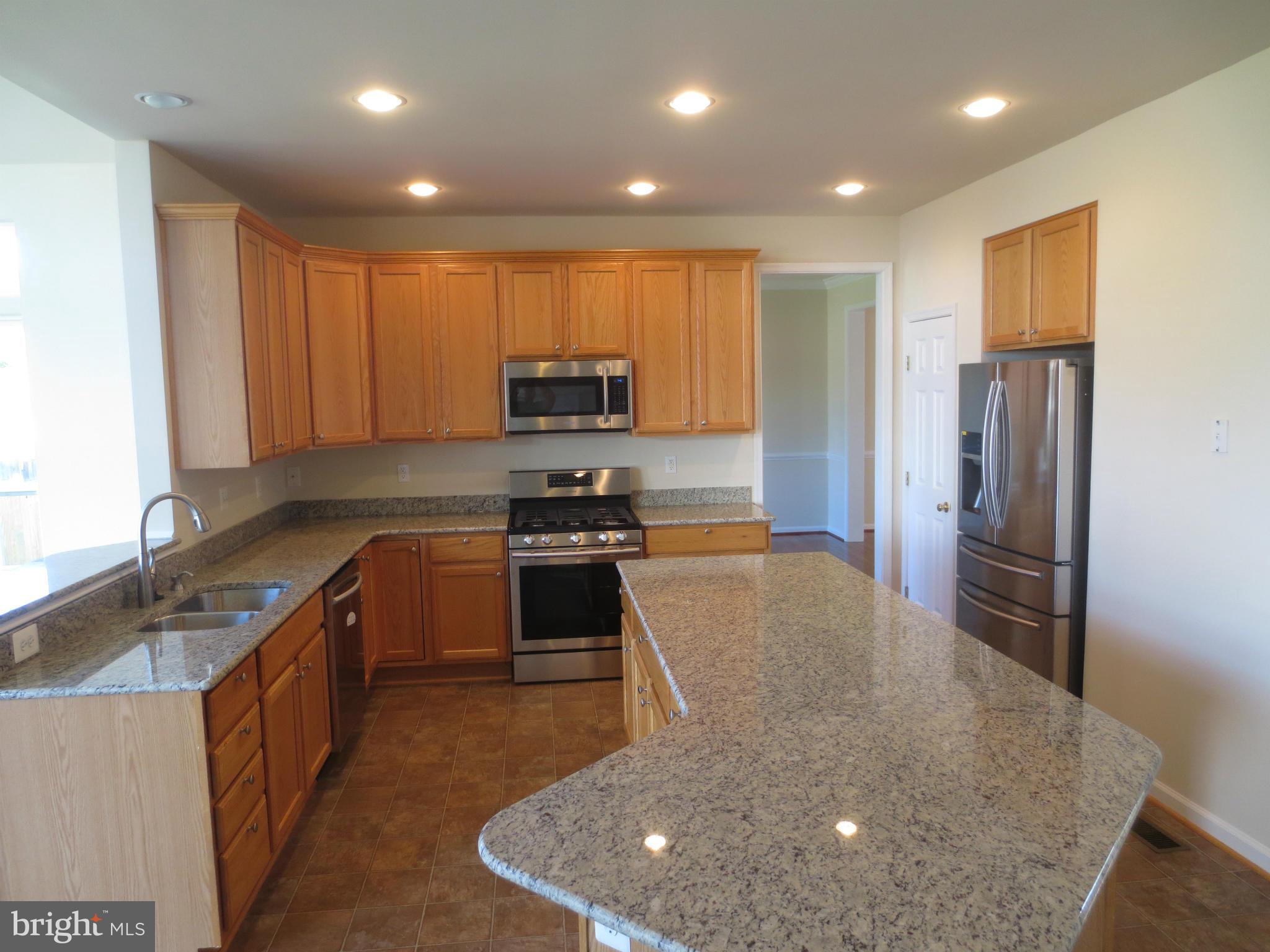 1805 Weybridge Road Frederick, MD 21702 - Photo 5 of 30 Kitchen