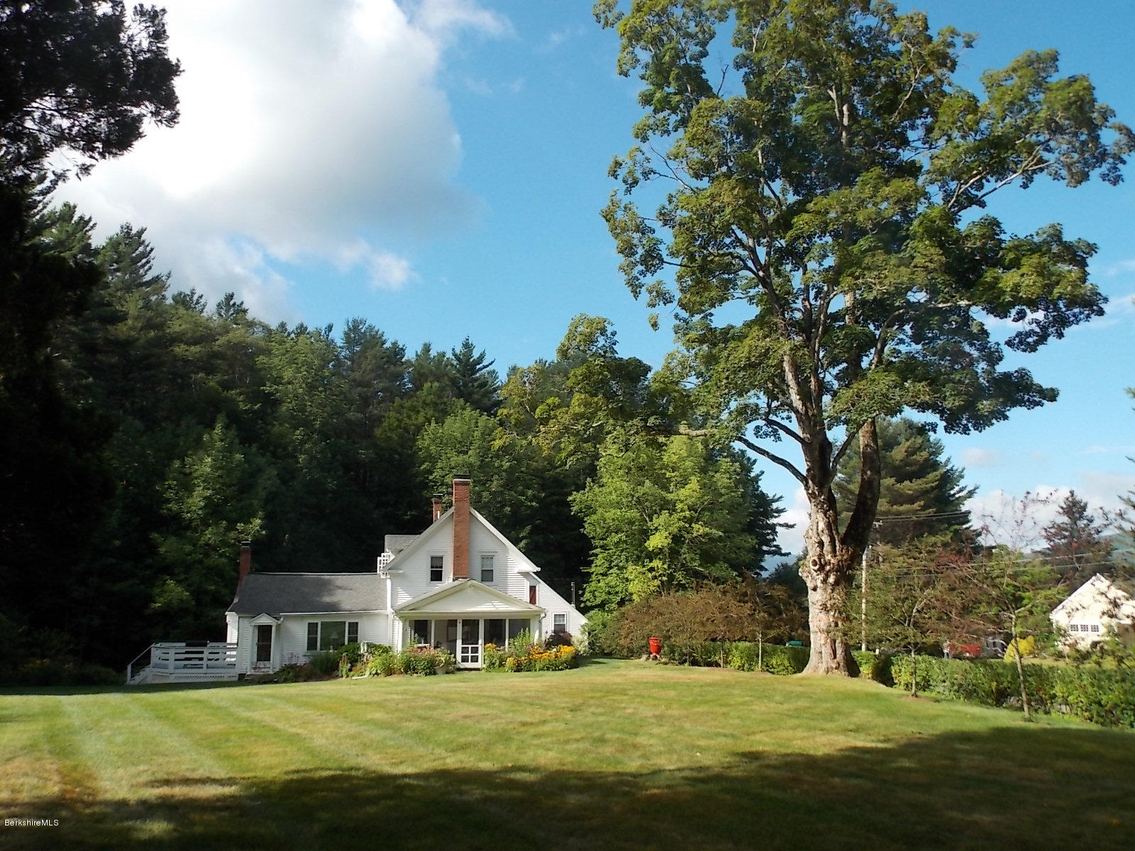 220 Henderson Road Clarksburg, MA 01247 - Photo 11 of 50 DSCN3538