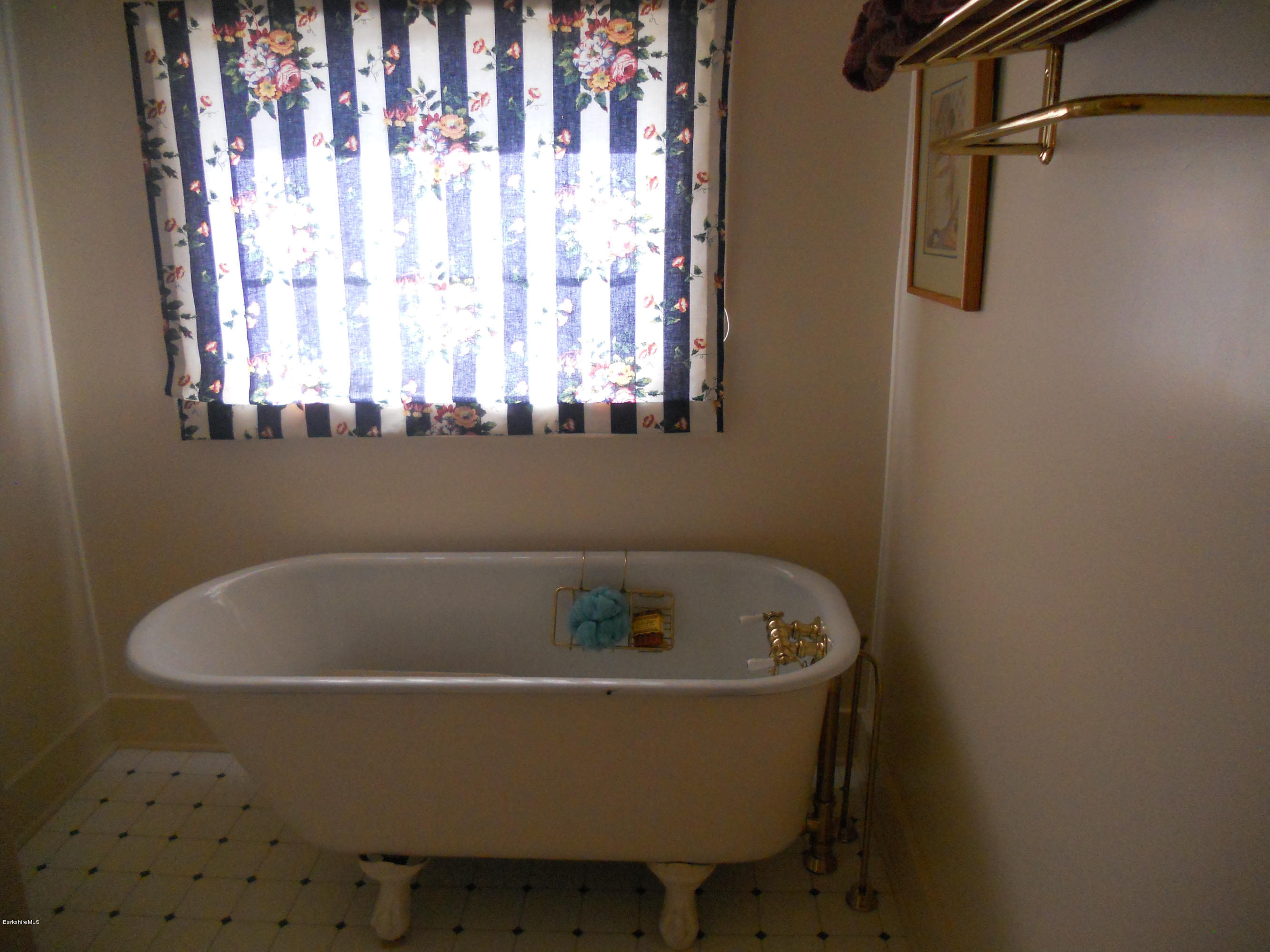 220 Henderson Road Clarksburg, MA 01247 - Photo 20 of 50 DSCN2216