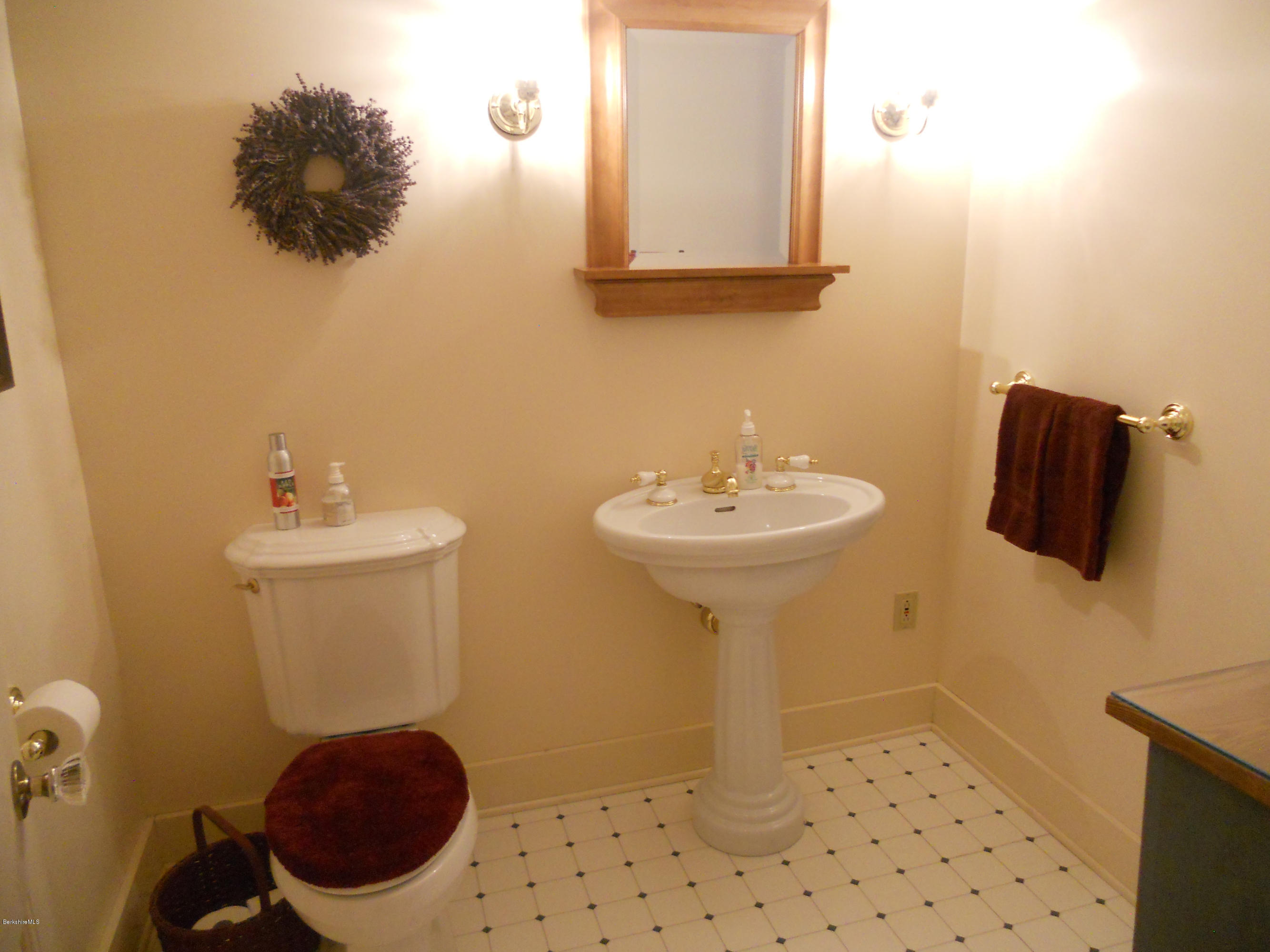 220 Henderson Road Clarksburg, MA 01247 - Photo 21 of 50 DSCN2219