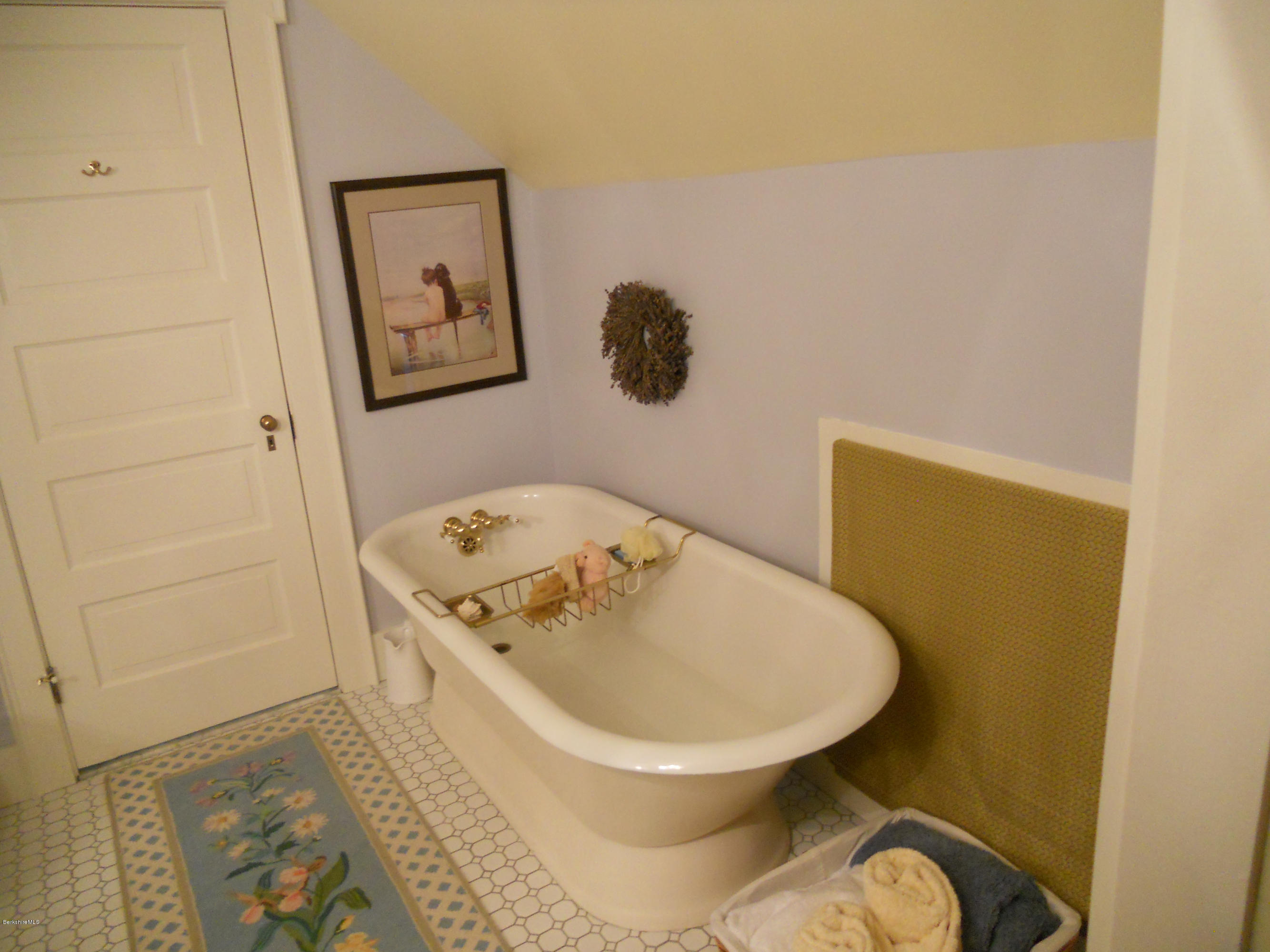 220 Henderson Road Clarksburg, MA 01247 - Photo 22 of 50 DSCN2221