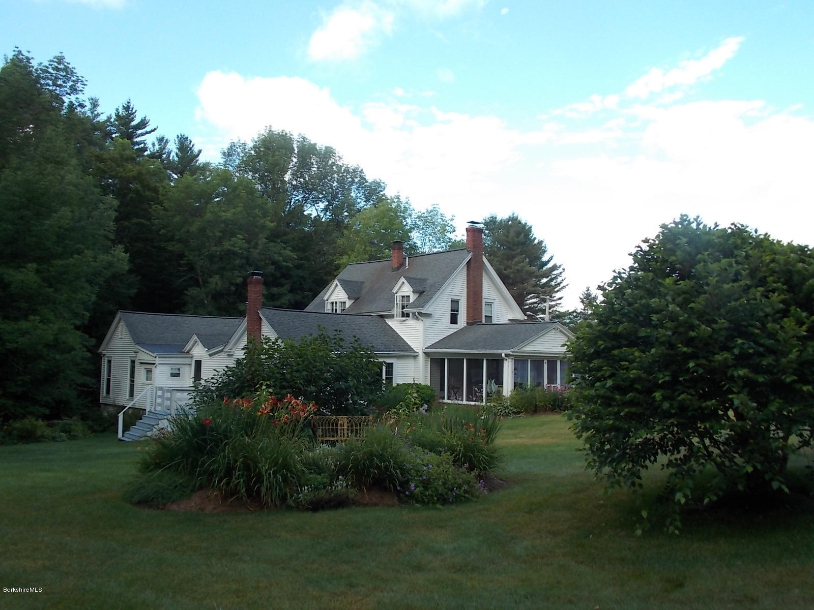 220 Henderson Road Clarksburg, MA 01247 - Photo 4 of 50 DSCN3531