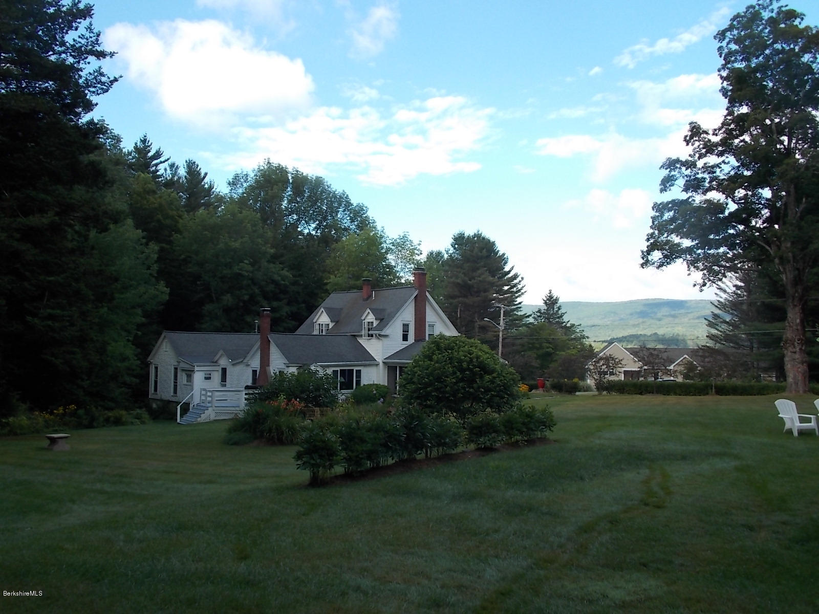 220 Henderson Road Clarksburg, MA 01247 - Photo 5 of 50 DSCN3532