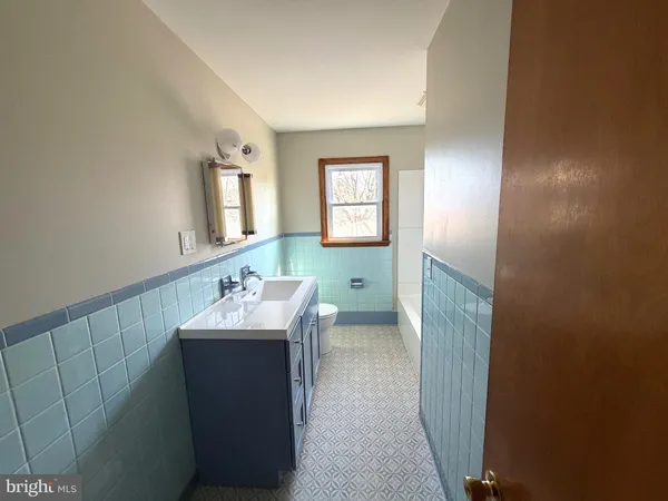 $1,600 | 18 North C And P Lane, Unit B, Smithsburg, MD 21783