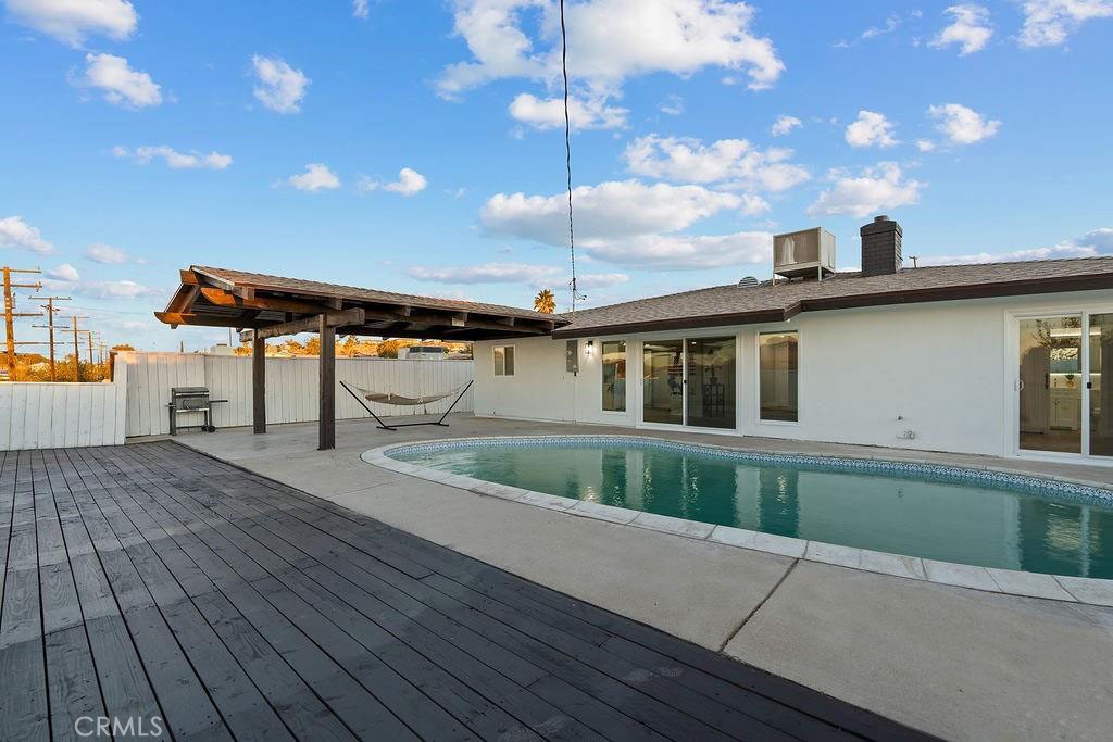 911 Keith Street Barstow, CA 92311 - Photo 30 of 40 a view of outdoor space with seating space