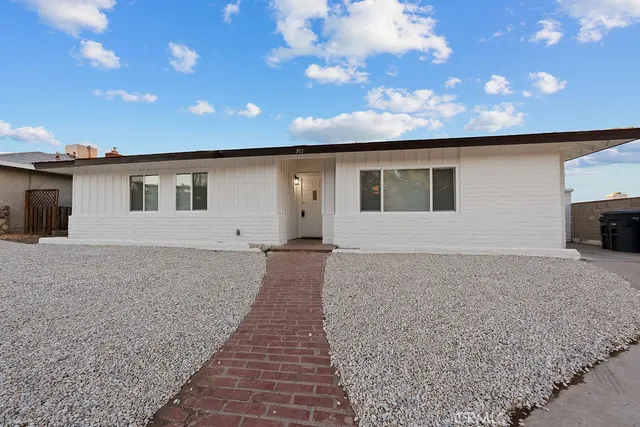 $329,900 | 911 Keith Street, Barstow, CA 92311