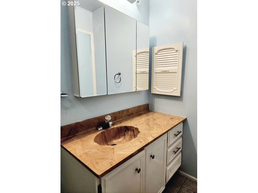 1199 North Terry Street, Unit 287 Eugene, OR 97402 - Photo 15 of 17 a utility room with washer and dryer