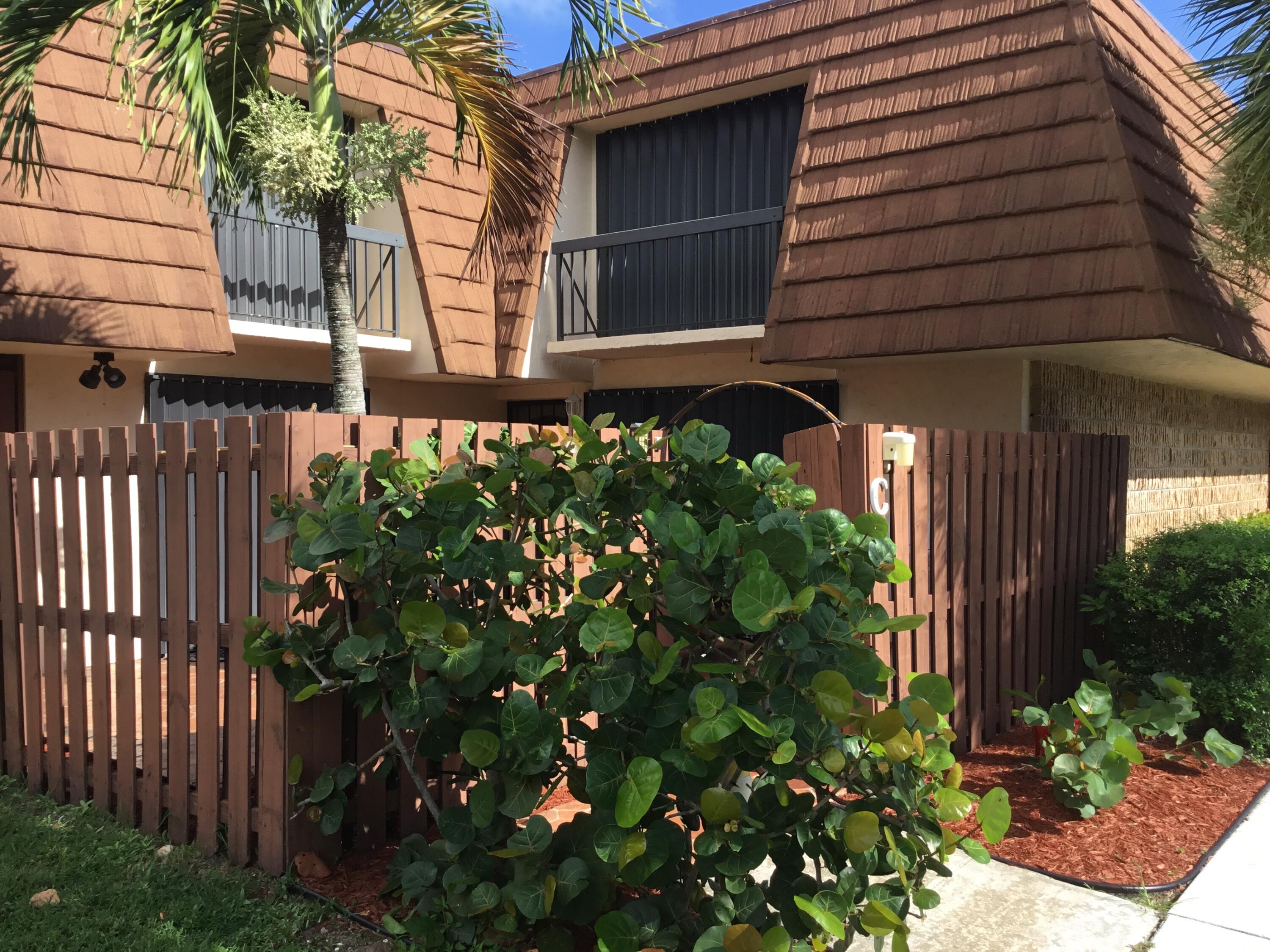825 Center Street, Unit 17C Jupiter, FL 33458 - Photo 19 of 26 37CCB04D-8678-4EE3-A641-9AF556FAC47E