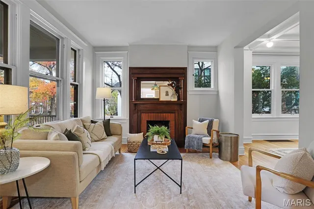 $539,900 | 6924 Amherst Avenue, University City, MO 63130