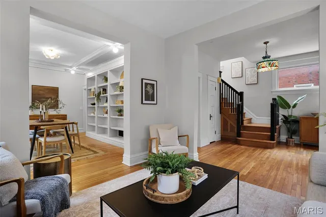 $539,900 | 6924 Amherst Avenue, University City, MO 63130