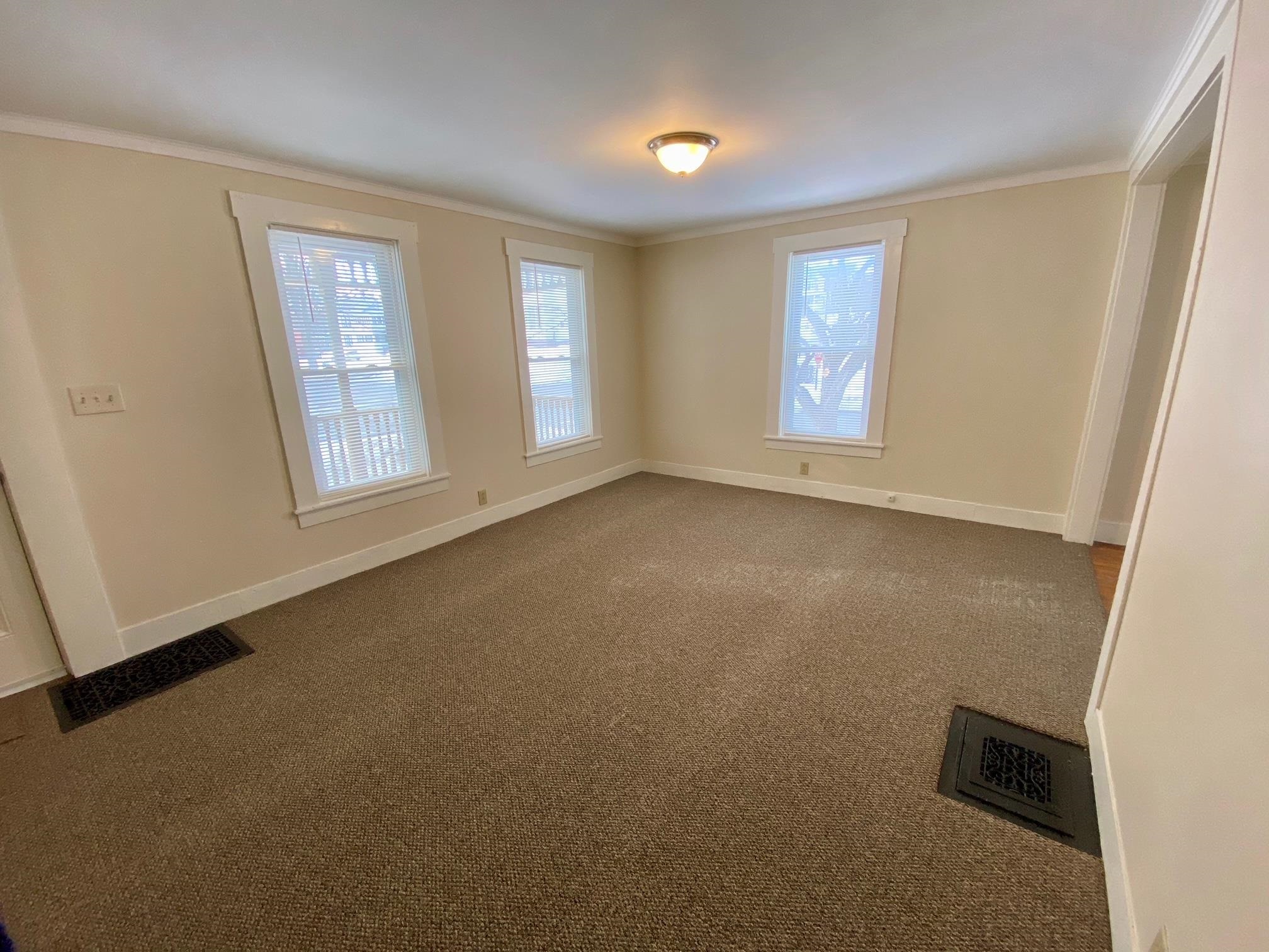 42 Elm Street Rutland, VT 05701 - Photo 16 of 23