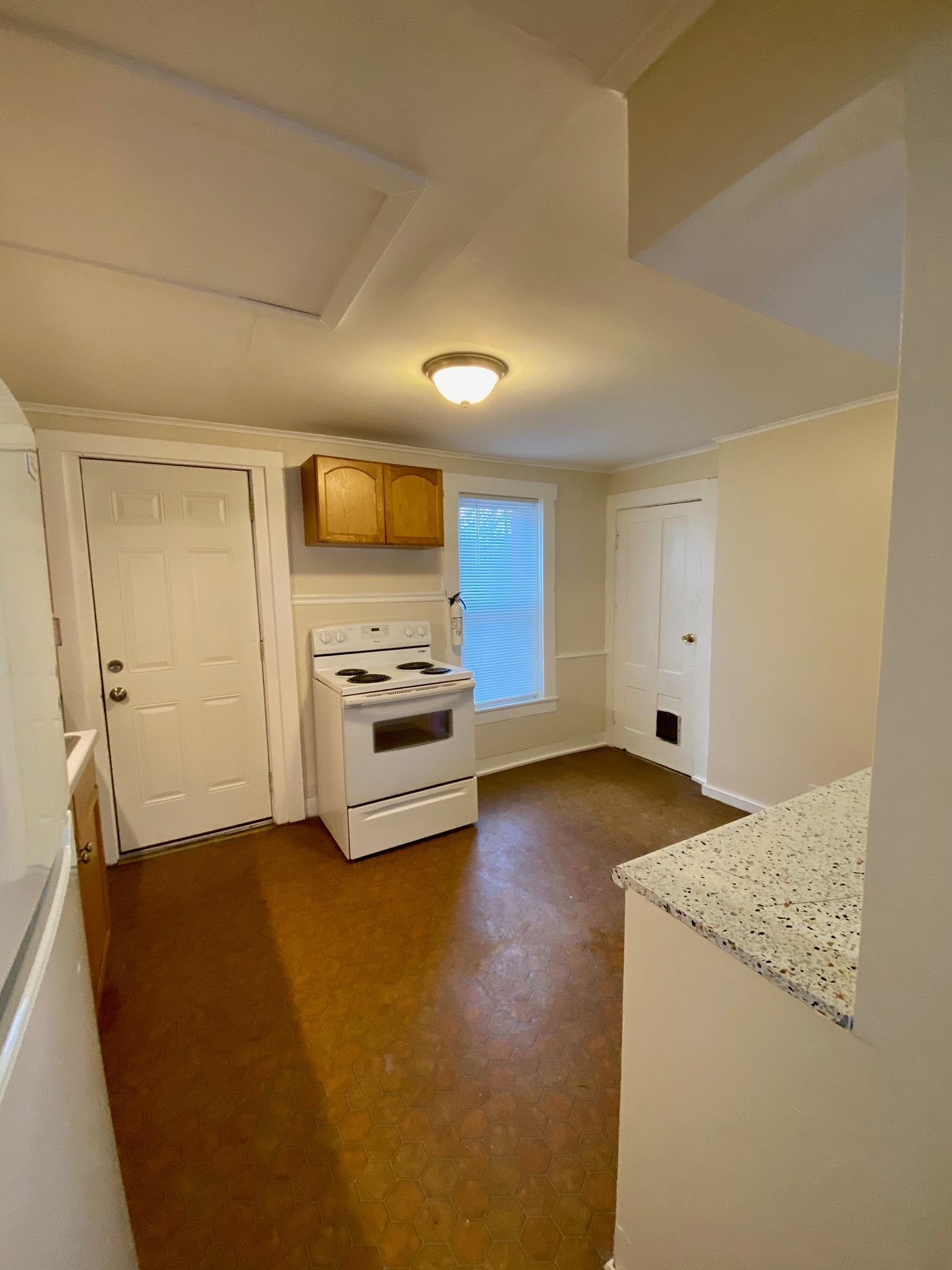 42 Elm Street Rutland, VT 05701 - Photo 8 of 23