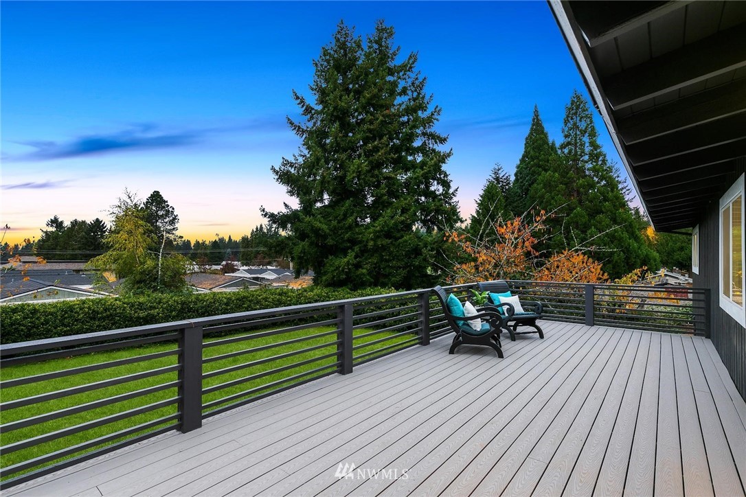 12110 Southeast 60th Place Bellevue, WA 98006 - Photo 25 of 32 a view of a terrace with seating area