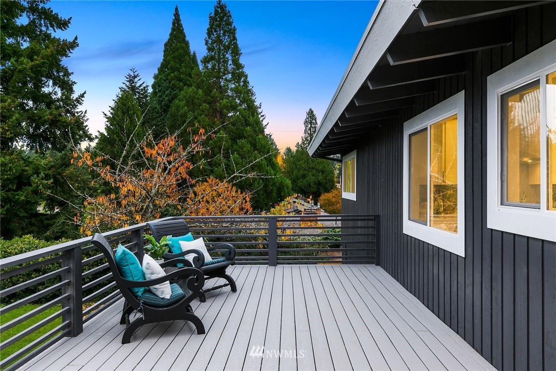 12110 Southeast 60th Place Bellevue, WA 98006 - Photo 26 of 32 a view of sitting area on roof deck