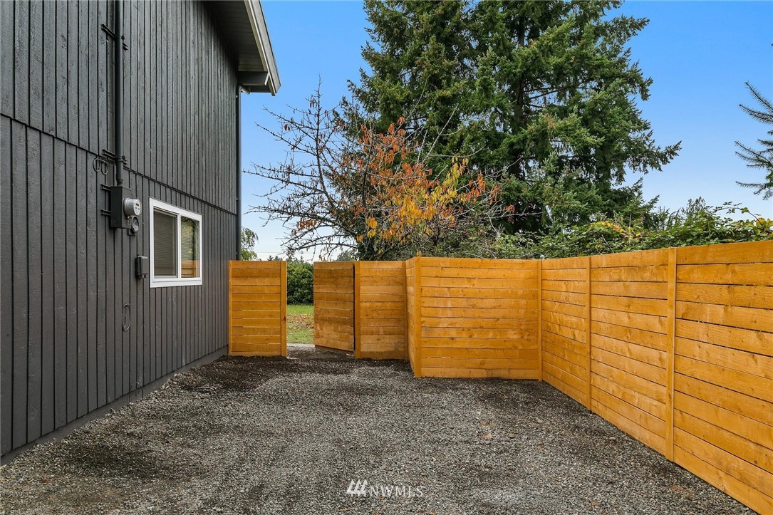 12110 Southeast 60th Place Bellevue, WA 98006 - Photo 28 of 32 a view of a backyard
