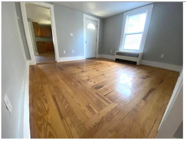 $2,650 | 27 Elm Street, Unit B, Newmarket, NH 03857
