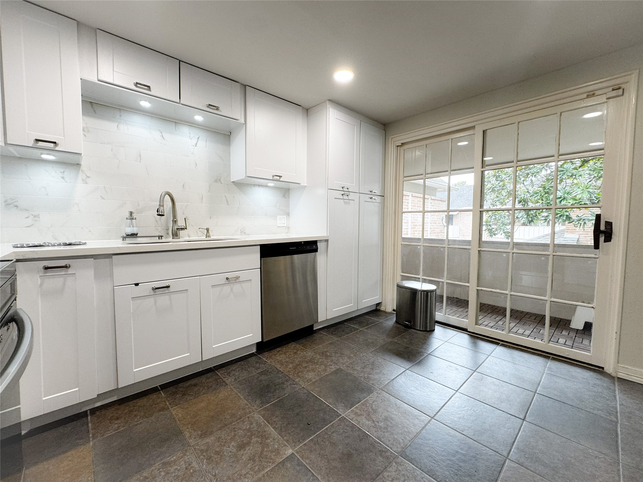 637 South Ripple Creek Drive, Unit 637 Houston, TX 77057 - Photo 11 of 21