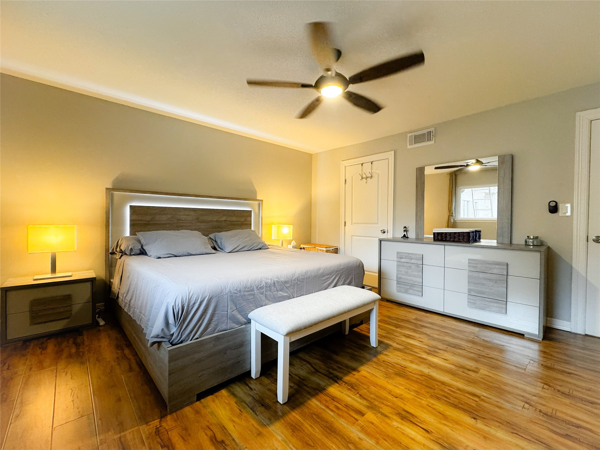 637 South Ripple Creek Drive, Unit 637 Houston, TX 77057 - Photo 14 of 21