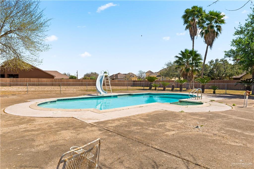 501 South Greene Road Mission, TX 78572 - Photo 24 of 28 a view of a basket ball ground