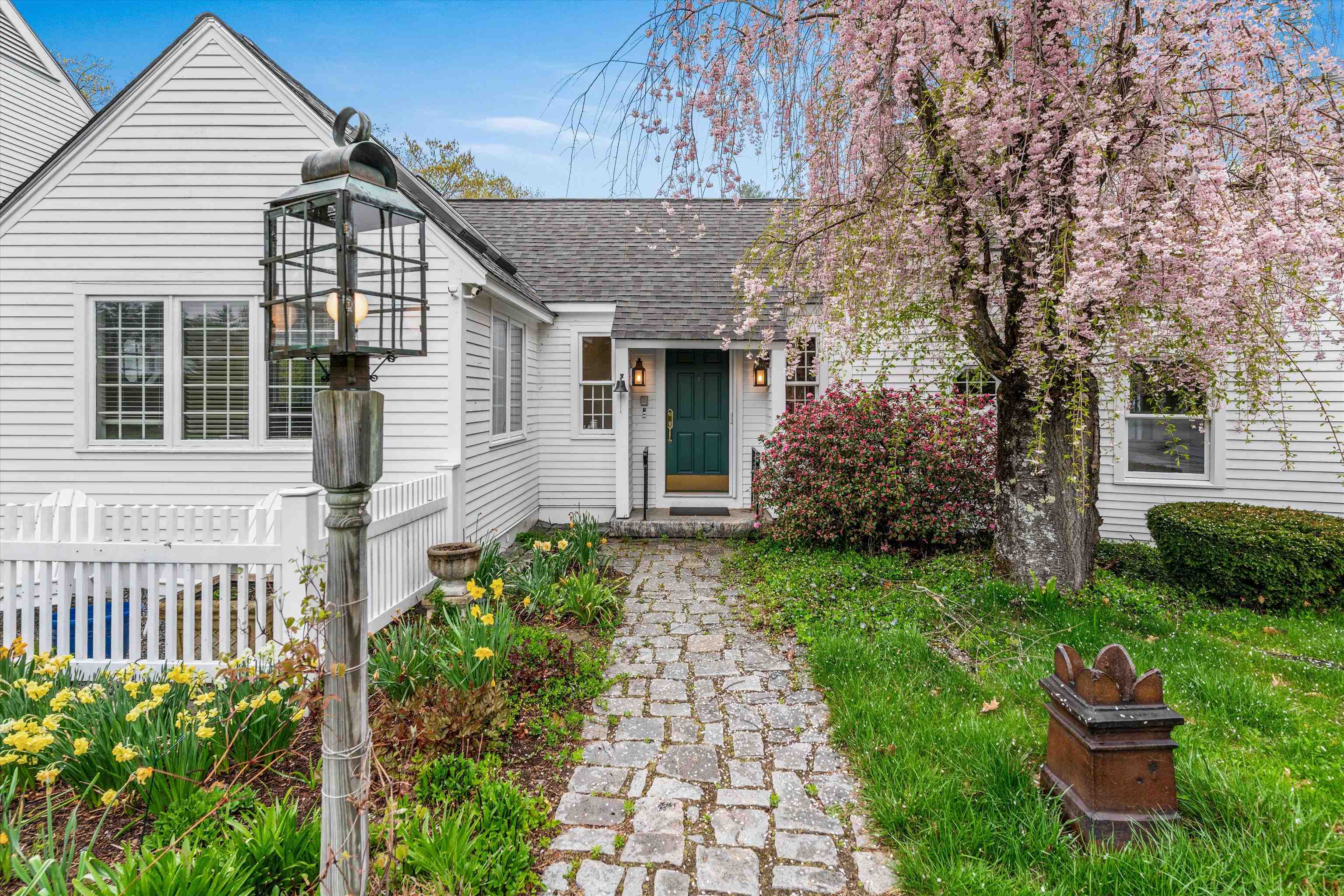 19 Pinnacle Road Amherst, NH 03031 - Photo 4 of 53