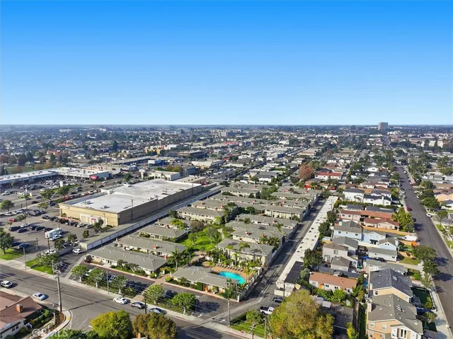 $4,800 | 1741 Tustin Avenue, Unit 15D, Costa Mesa, CA 92627