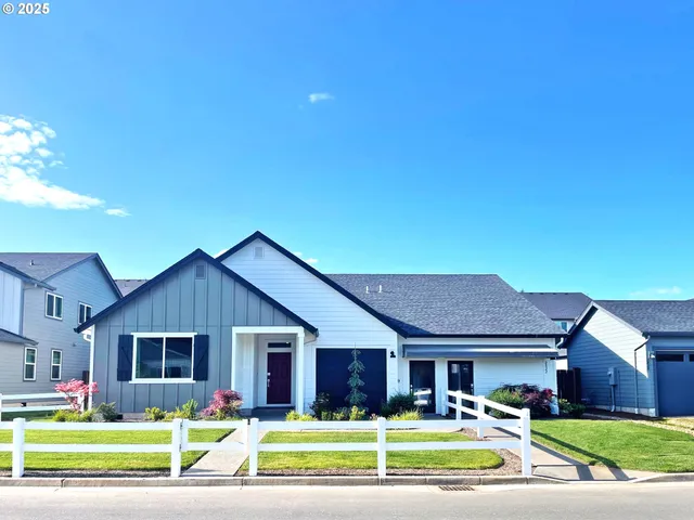 $594,950 | 2822 South 9th Avenue, Ridgefield, WA 98642