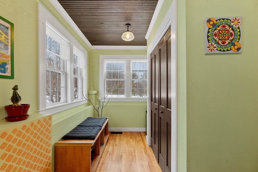 334 Townsend Hill Road Townsend, MA 01469 - Photo 3 of 42