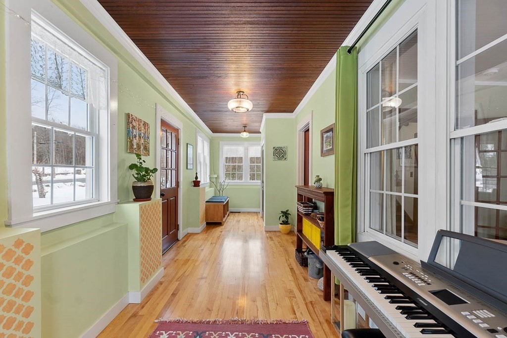 334 Townsend Hill Road Townsend, MA 01469 - Photo 4 of 42