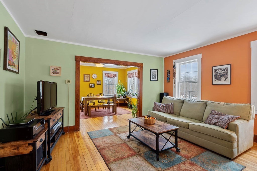 334 Townsend Hill Road Townsend, MA 01469 - Photo 8 of 42