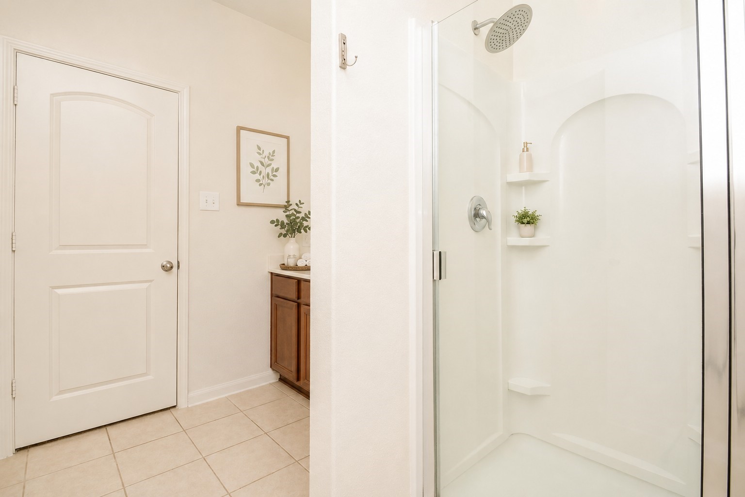 1322 Emerald Stone Drive Rosharon, TX 77583 - Photo 13 of 23 a view of a bathroom with a bathroom